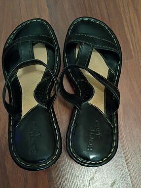 Born Black Leather Women's Cross-Strap Sandals